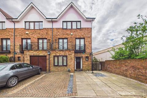 Hollyview Close, London NW4
