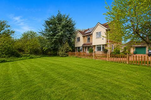 4 bedroom detached house for sale, Castle Meadow, Sible Hedingham, Halstead, CO9