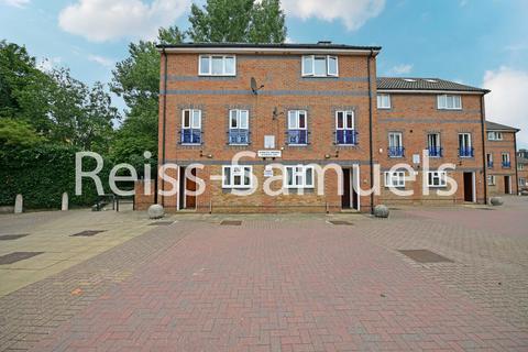 undefined, Ambassador Square, London E14