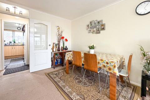 3 bedroom apartment for sale, Burlington Court, Hampshire GU11