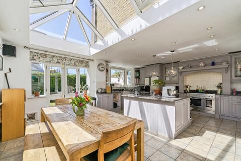 5 bedroom detached house for sale, Minerva Road, Kingston upon Thames, KT1