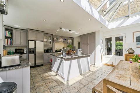 5 bedroom detached house for sale, Minerva Road, Kingston upon Thames, KT1