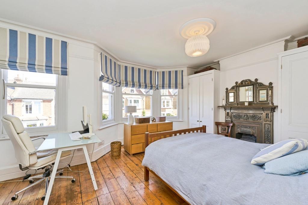 Bedroom, fireplace