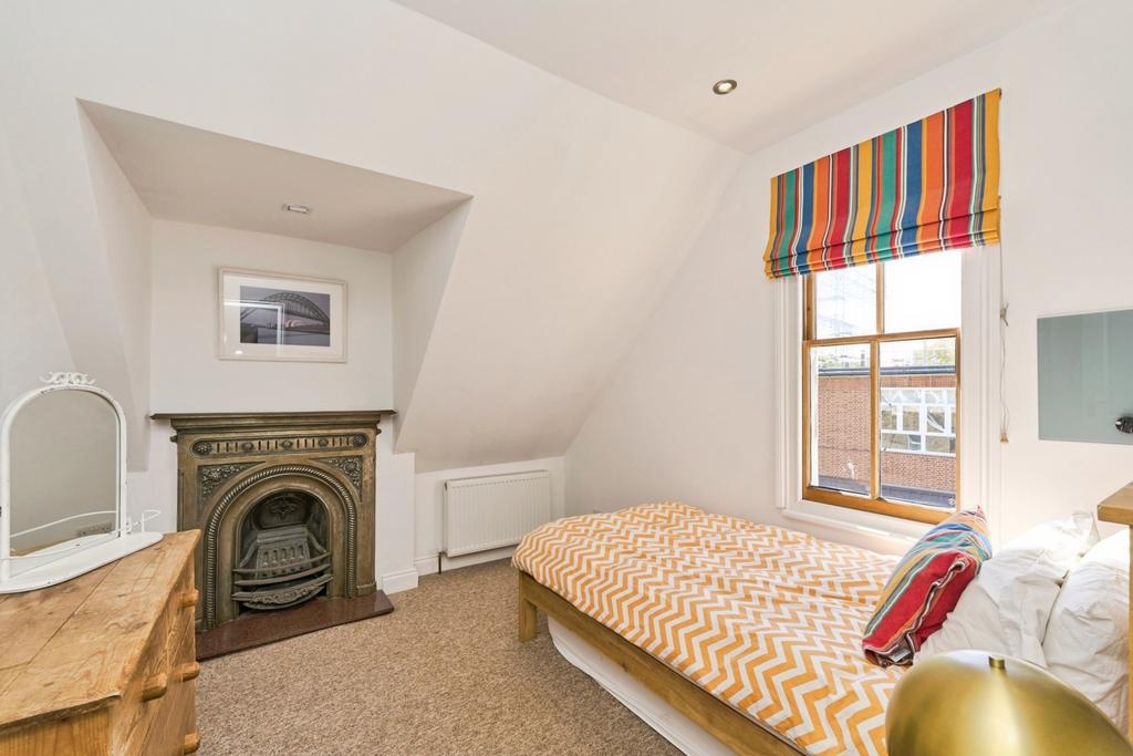 Bedroom, fireplace