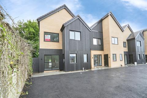 4 bedroom detached house for sale, Toller Lane, Bradford