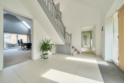 4 bedroom detached house for sale, Turnpike Road, Blunsdon SN26