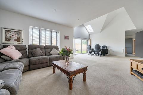 4 bedroom detached house for sale, Turnpike Road, Blunsdon SN26