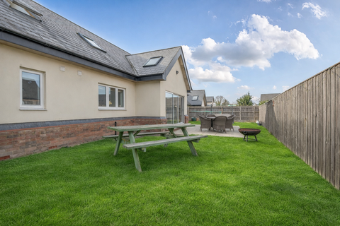 4 bedroom detached house for sale, Turnpike Road, Blunsdon SN26