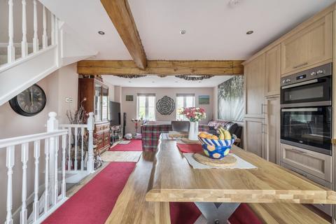 4 bedroom terraced house for sale, Perrinsfield, Perrinsfield GL7