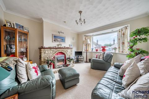 undefined, Banbury Close, Lawn SN3