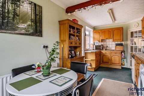 undefined, Banbury Close, Lawn SN3
