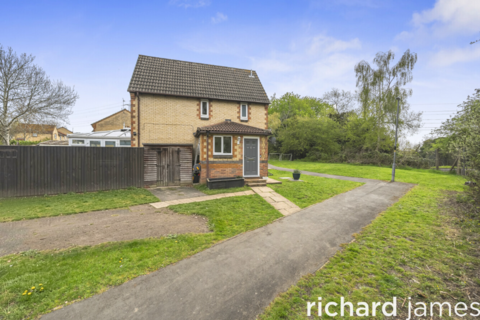 End of terrace house - Thyme Close, Pembroke Park SN2