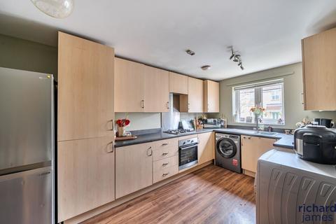 undefined, Oatlands, Oatlands SN5
