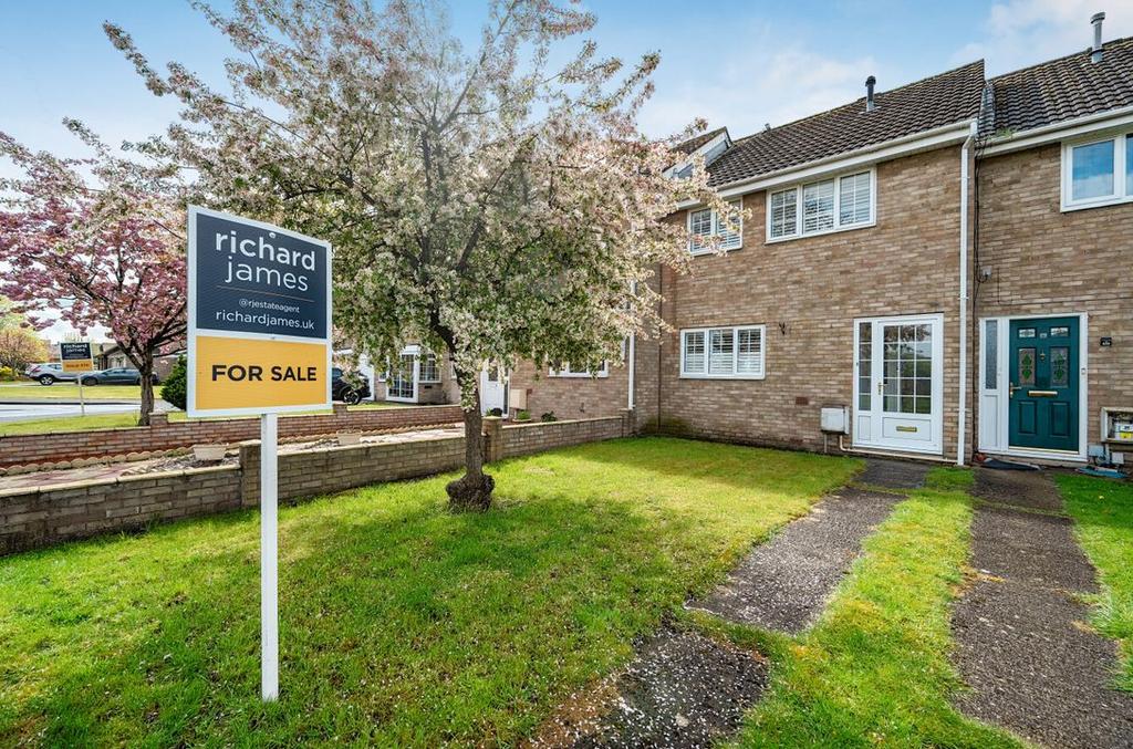 Merlin Way, Covingham SN3 3 bed terraced house - £194,250