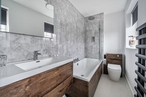 4 bedroom detached house for sale, Delamere Drive, Stratton St Margaret SN3