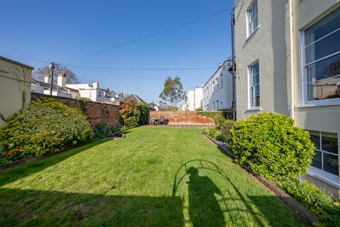 2 bedroom flat for sale, Wellington Square, Cheltenham, GL50 4JS