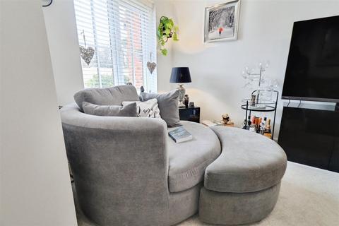 3 bedroom mews for sale, Wren Drive, Crewe CW1
