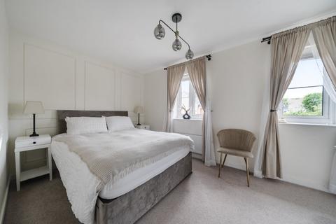2 bedroom end of terrace house for sale, Weydon Lane, Farnham, Surrey, GU9
