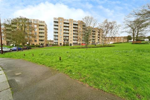 Ridding Lane, Greenford