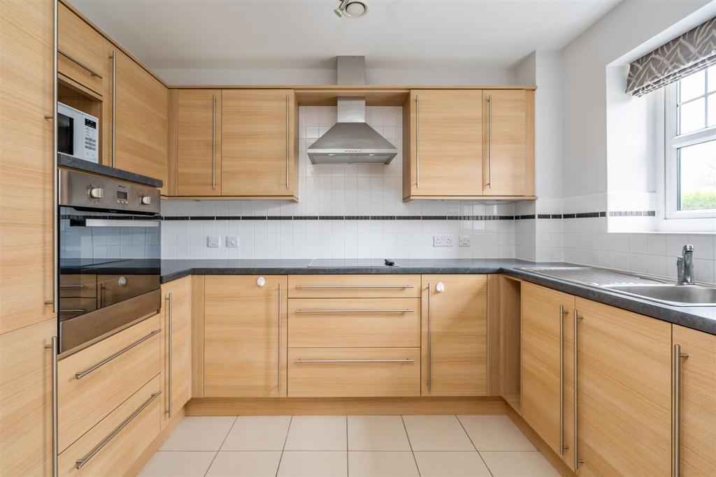 Apartment 21 Ravenshaw Court 10.jpg