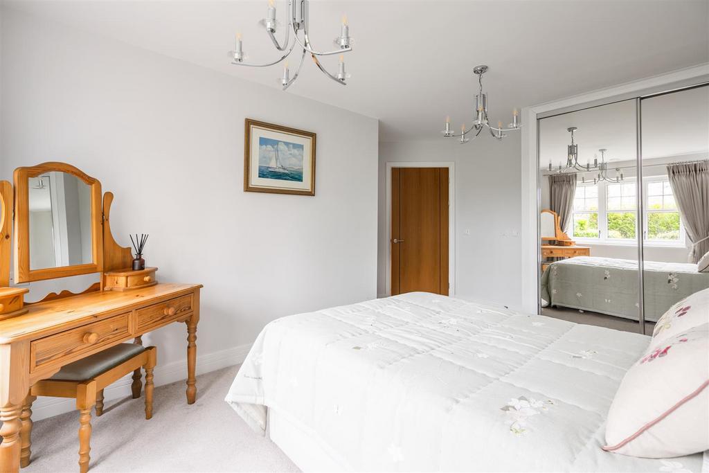 Apartment 21 Ravenshaw Court 4.jpg