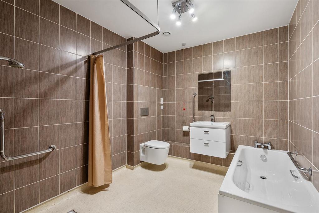 Apartment 21 Ravenshaw Court 1.jpg