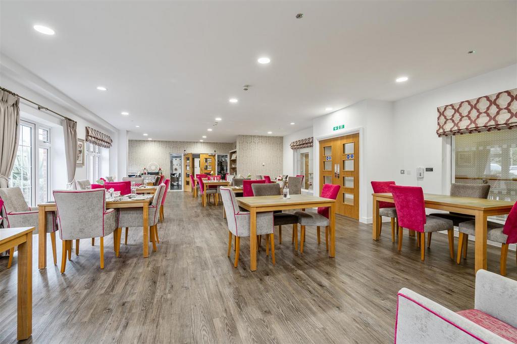 Apartment 21 Ravenshaw Court 12.jpg