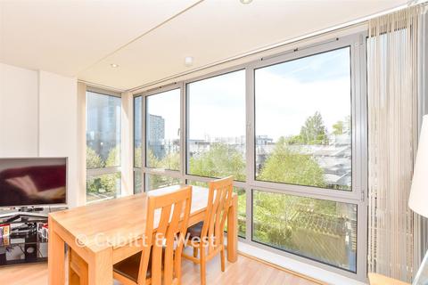 2 bedroom flat for sale, Hamburg House, Portsmouth PO1