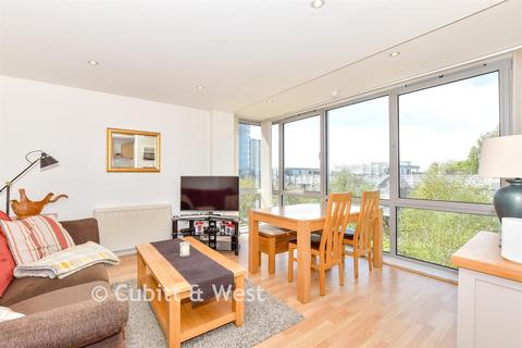 2 bedroom flat for sale, Hamburg House, Portsmouth PO1