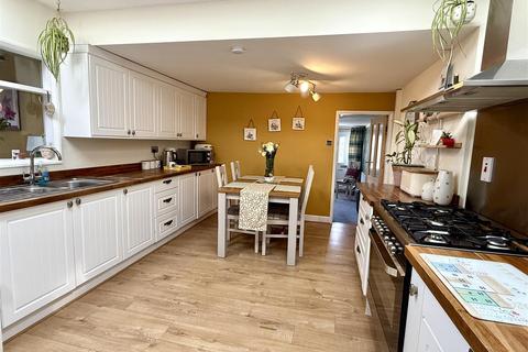 3 bedroom detached house for sale, Mill Lane, Gilberdyke,