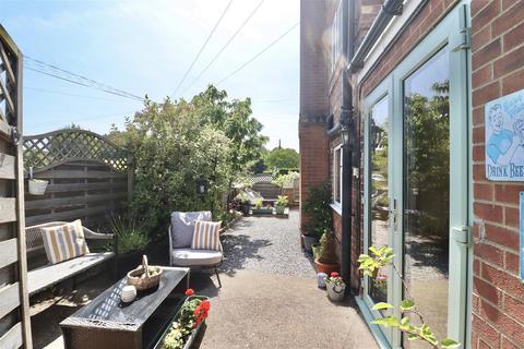 3 bedroom detached house for sale, Mill Lane, Gilberdyke,