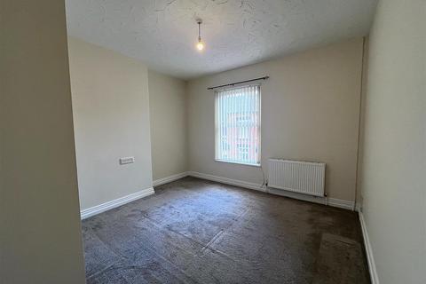 2 bedroom terraced house to rent, Minto Street, Ashton-under-lyne OL7