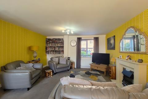2 bedroom ground floor flat for sale, Charles Hayward Drive, Wolverhampton, West Midlands, WV4 6GB