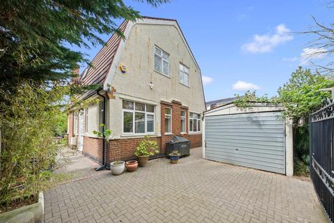 3 bedroom detached house for sale, Boscombe Road, Worcester Park KT4