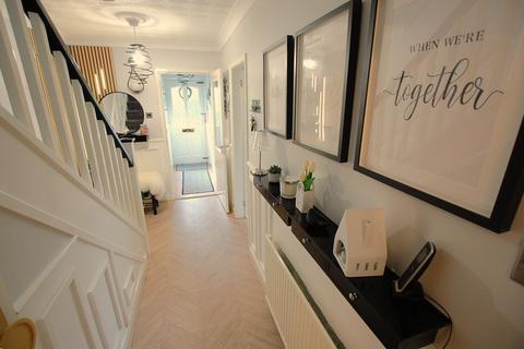 3 bedroom detached house for sale, Mills Farm Close, Greater Manchester OL8