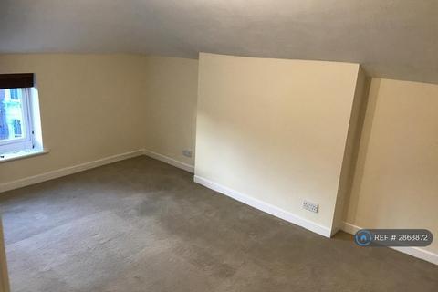Studio to rent, Victoria Road North, Portsmouth, PO5