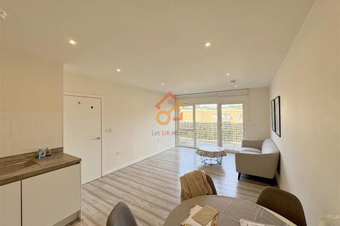 2 bedroom flat to rent, Foxglove Apartments, 80 Bittacy Hill, London, NW7