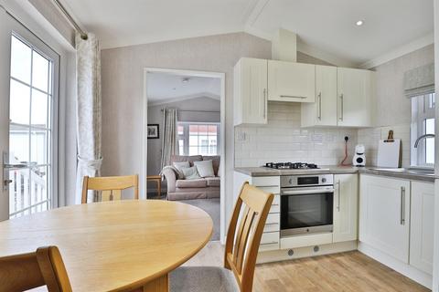 2 bedroom park home for sale, Lyndhurst Road, Christchurch