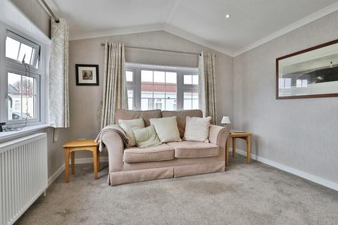 2 bedroom park home for sale, Lyndhurst Road, Christchurch