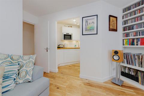 1 bedroom flat for sale, Byron Mews, Hampstead
