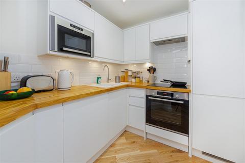 1 bedroom flat for sale, Byron Mews, Hampstead