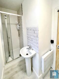 Studio to rent, Brooke Street, Rastrick, Brighouse, HD6