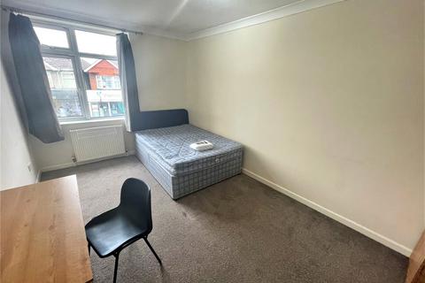 3 bedroom apartment to rent, Wimborne Road, Bournemouth, Dorset, BH9