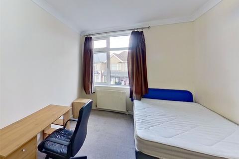 3 bedroom apartment to rent, Wimborne Road, Bournemouth, Dorset, BH9