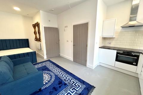 Studio to rent, Mount Stuart Square, Cardiff, CF10