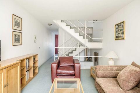 3 bedroom flat for sale, Barbican, London EC2Y