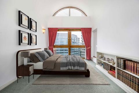 3 bedroom flat for sale, Barbican, London EC2Y