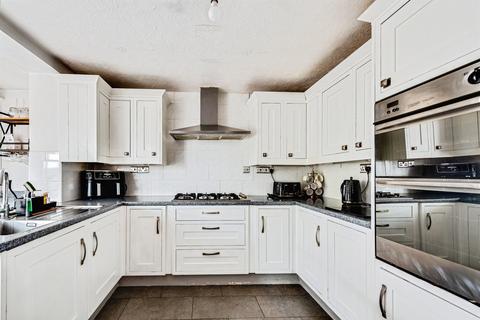 4 bedroom detached house for sale, Southernwood Drive, Swindon