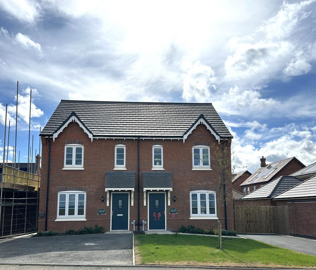 3 bedroom semi-detached house for sale