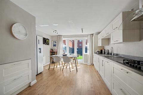 3 bedroom end of terrace house for sale, Cowslip Meadow, Draycott